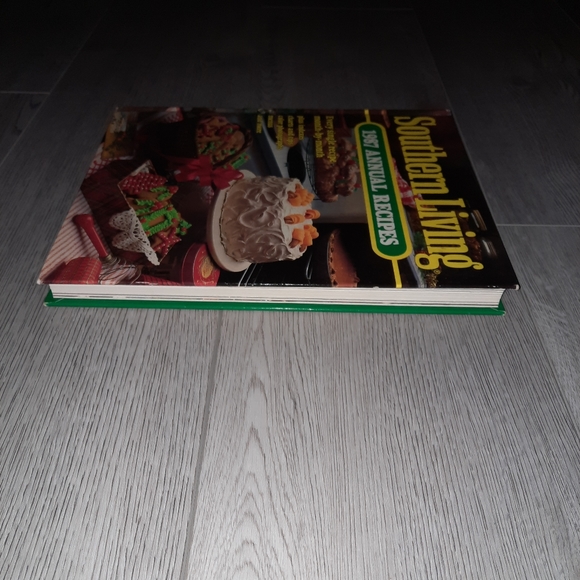 Vintage Southern Living Cookbook 1987 Annual Recipes - Picture 3 of 8